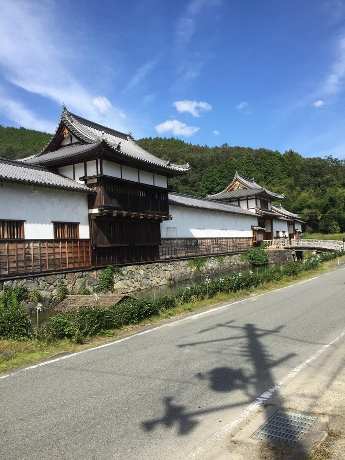 三日月陣屋