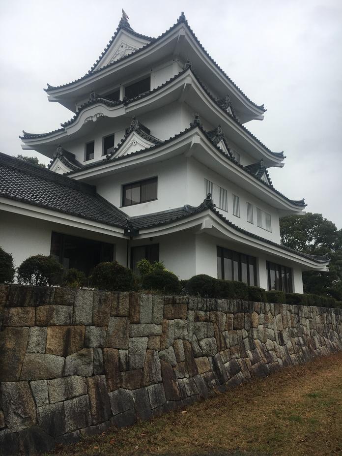 新居城