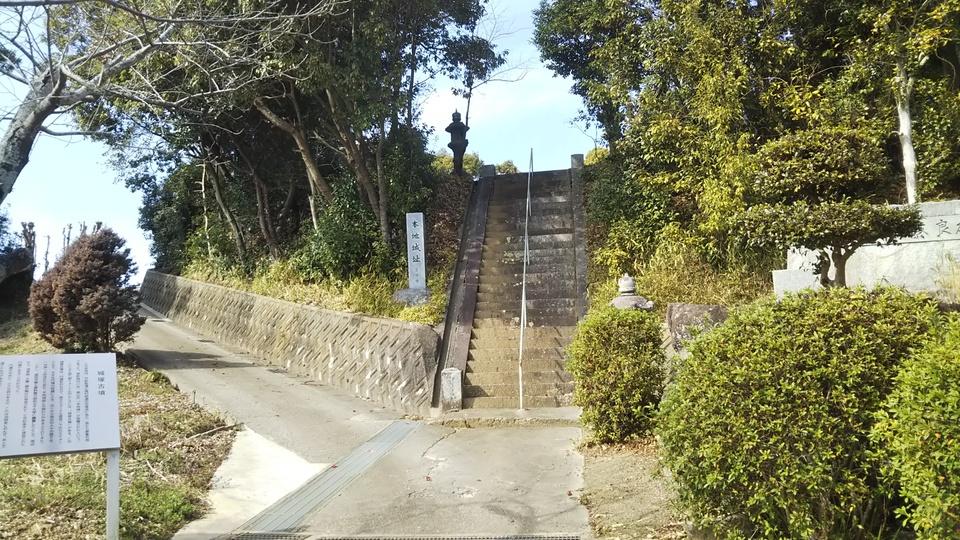 堤本地城