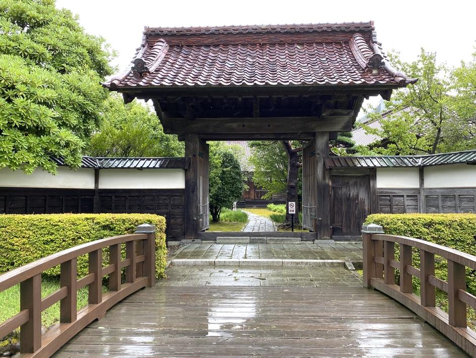 鶴ヶ岡城