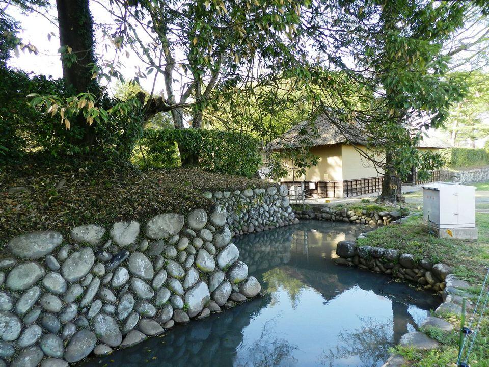彦部屋敷